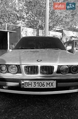 Седан BMW 5 Series 1990 в Одессе