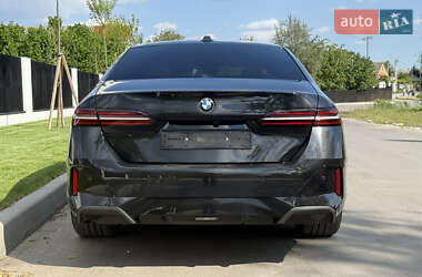 Седан BMW 5 Series 2024 в 