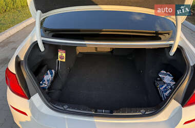 Седан BMW 5 Series 2012 в 