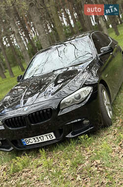 Седан BMW 5 Series 2013 в Вараші