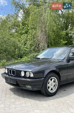 Седан BMW 5 Series 1993 в 