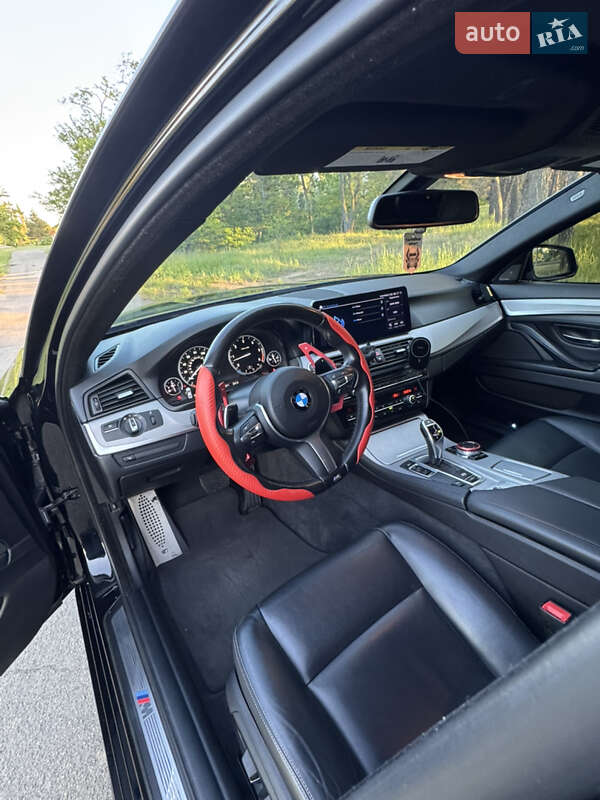 Седан BMW 5 Series 2015 в Миколаєві