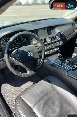 Седан BMW 5 Series 2010 в 