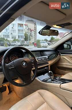 Седан BMW 5 Series 2012 в 