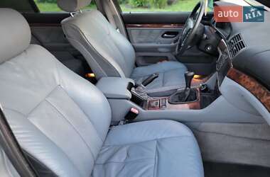 Седан BMW 5 Series 2001 в Днепре