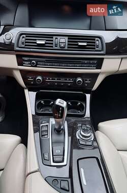 Седан BMW 5 Series 2012 в 