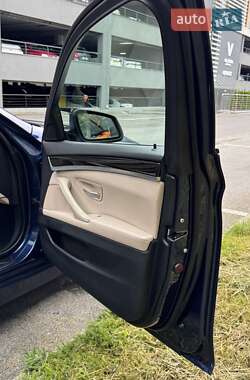 Седан BMW 5 Series 2012 в 