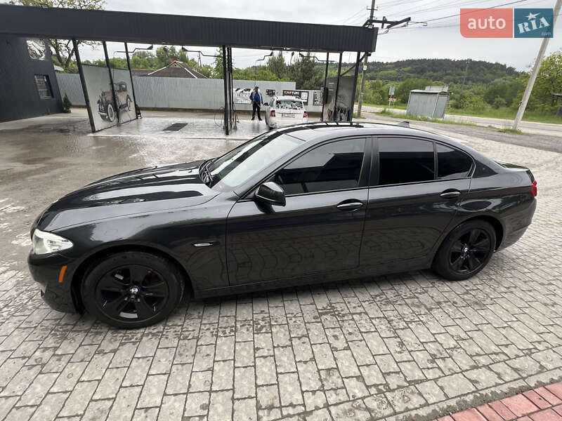 Седан BMW 5 Series 2012 в Львові