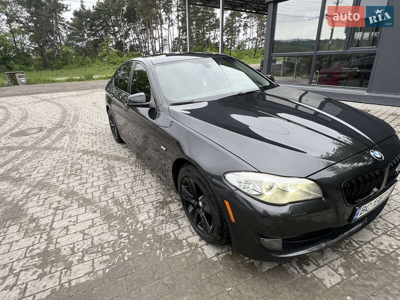 Седан BMW 5 Series 2012 в Львові