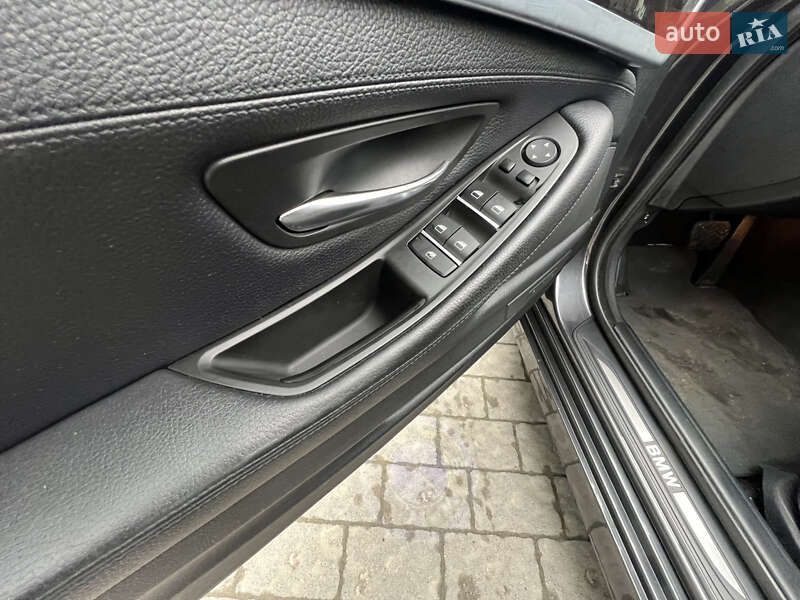 Седан BMW 5 Series 2012 в Львові