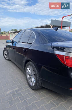 Седан BMW 5 Series 2004 в  фото 4 Седан BMW 5 Series 2004 в