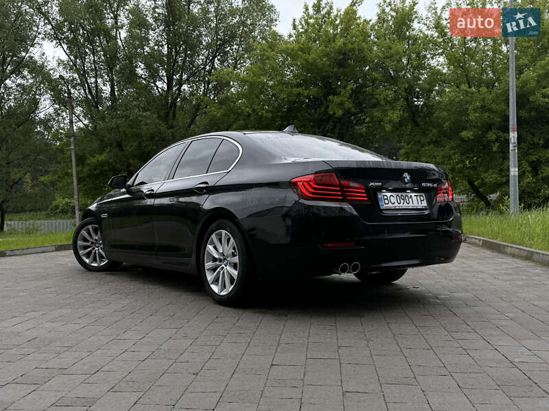 Седан BMW 5 Series 2015 в Новояворівську