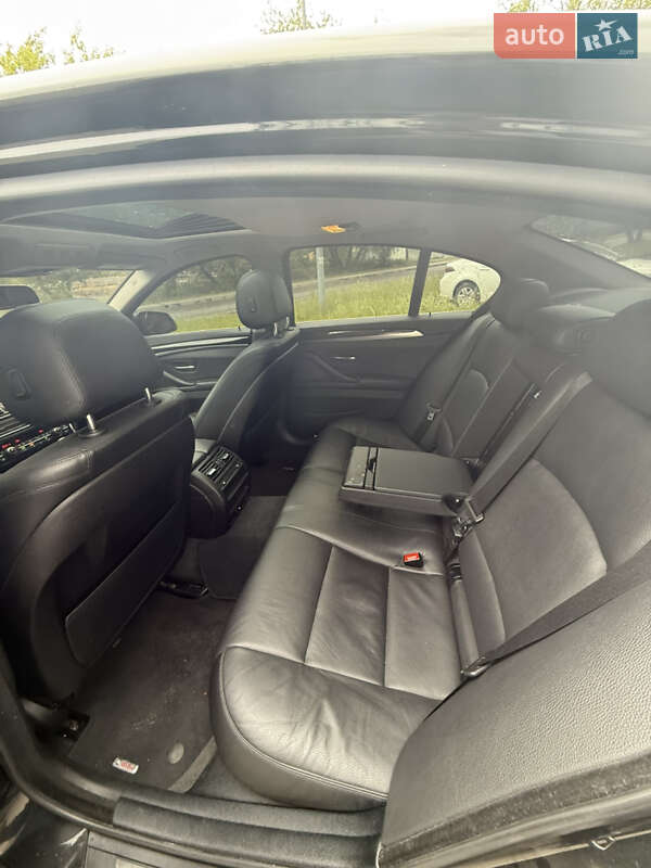 Седан BMW 5 Series 2015 в Новояворівську