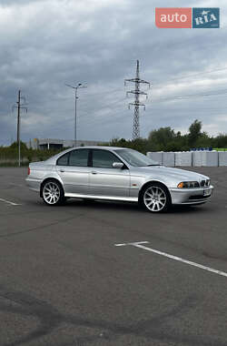 Седан BMW 5 Series 2000 в 