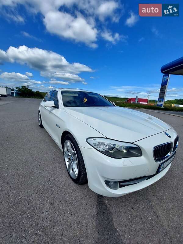 Седан BMW 5 Series 2012 в Ужгороді