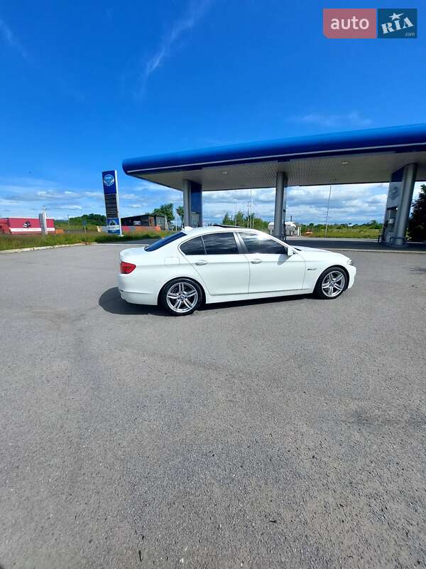 Седан BMW 5 Series 2012 в Ужгороді