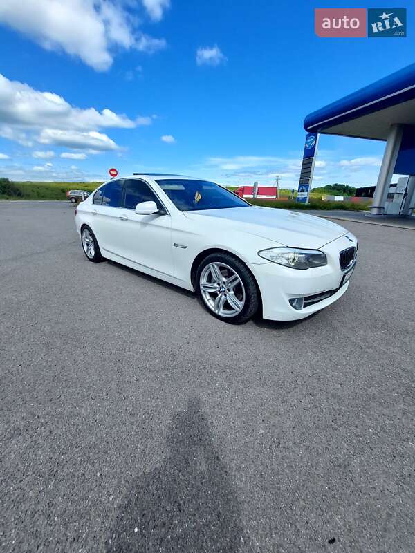 Седан BMW 5 Series 2012 в Ужгороді