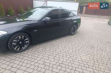 Седан BMW 5 Series 2012 в 