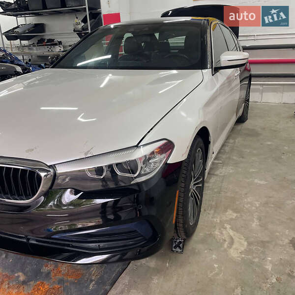 Седан BMW 5 Series 2020 в Львові
