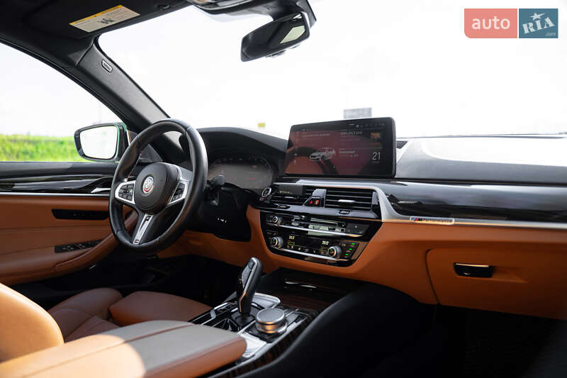 Седан BMW 5 Series 2021 в Львове