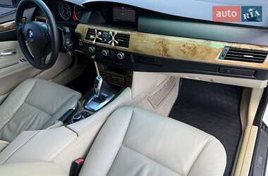 Седан BMW 5 Series 2009 в 