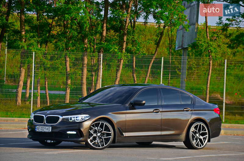Седан BMW 5 Series 2018 в 