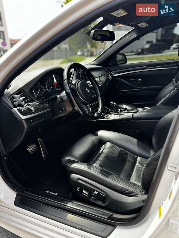 Седан BMW 5 Series 2015 в Львові