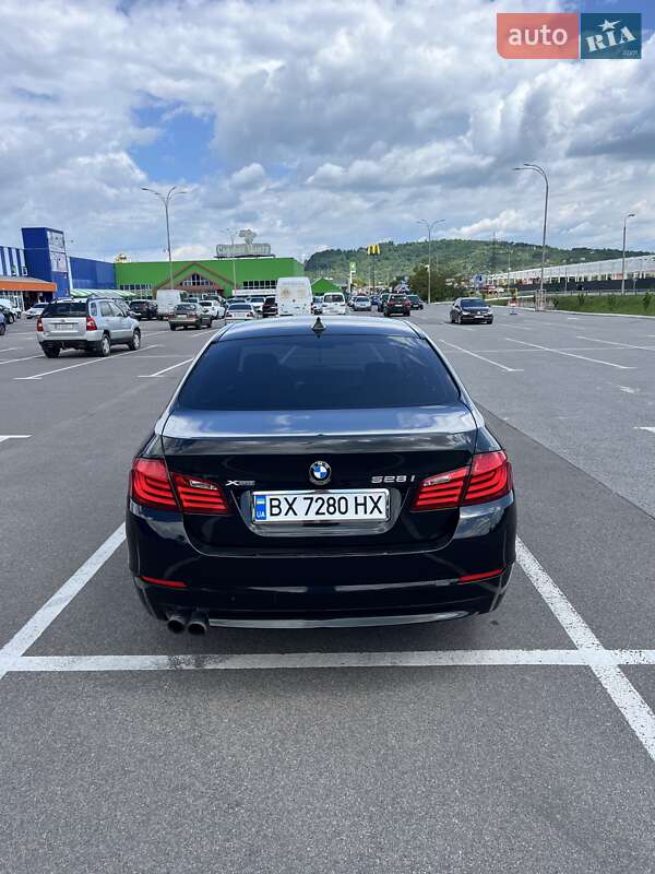 Седан BMW 5 Series 2013 в Мукачево
