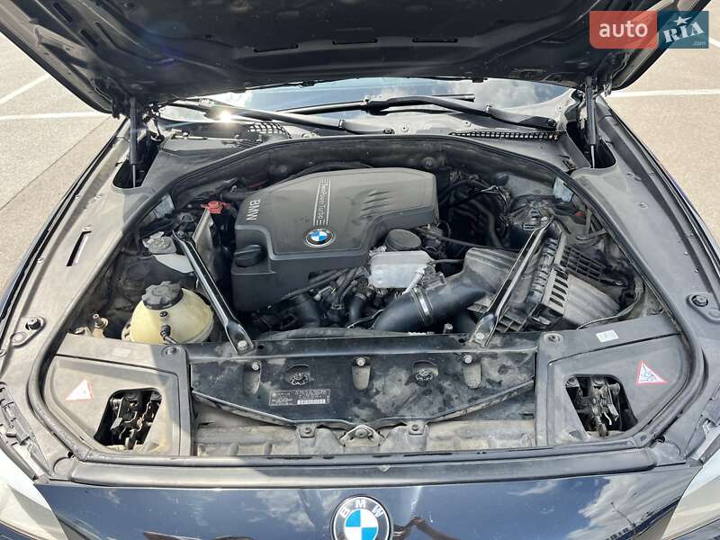 Седан BMW 5 Series 2013 в Мукачево