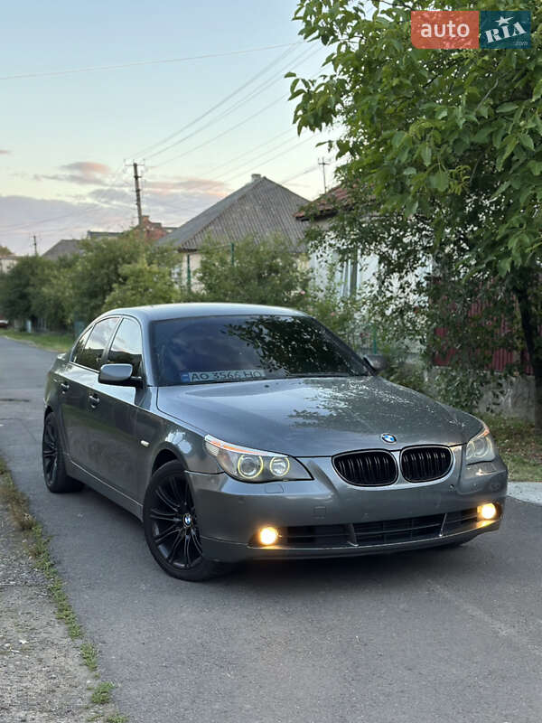 Седан BMW 5 Series 2004 в Іршаві