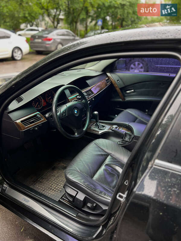 Седан BMW 5 Series 2005 в Львові