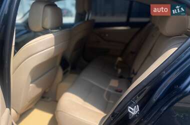 Седан BMW 5 Series 2010 в 