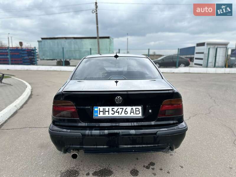 Седан BMW 5 Series 2001 в Кодыме