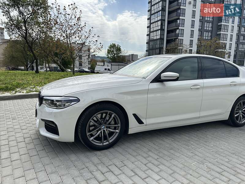 Седан BMW 5 Series 2019 в Львове