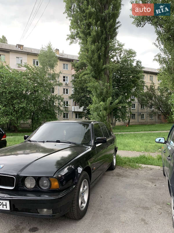 Седан BMW 5 Series 1992 в 