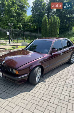 Седан BMW 5 Series 1993 в Прилуках