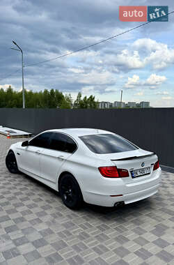 Седан BMW 5 Series 2012 в 