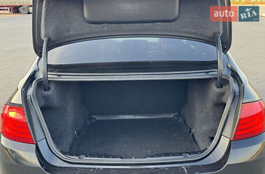Седан BMW 5 Series 2010 в 