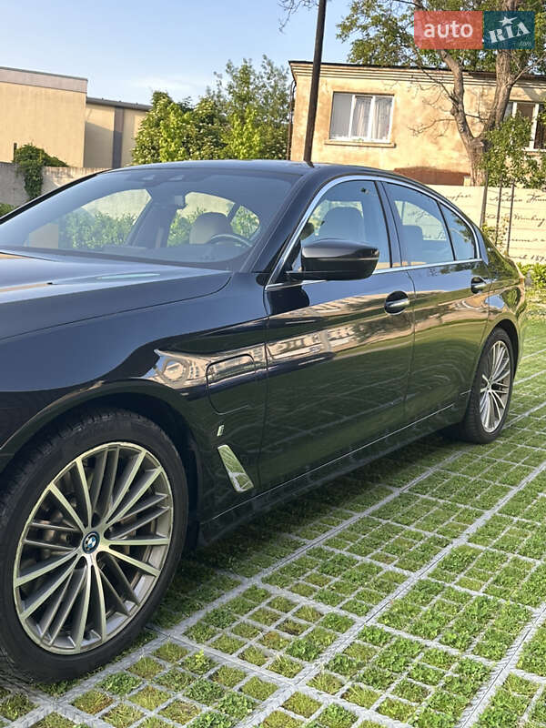 Седан BMW 5 Series 2018 в Львове