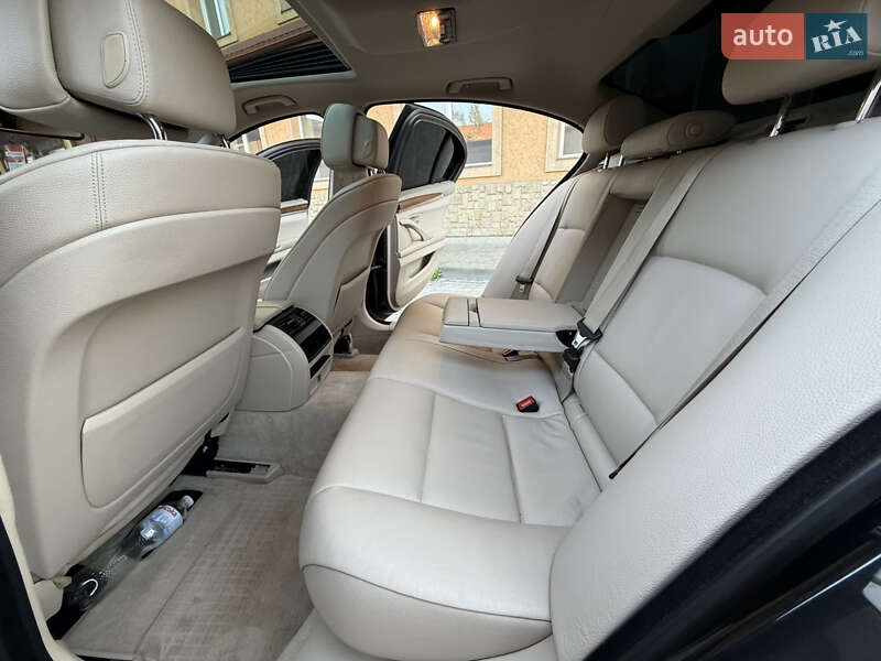 Седан BMW 5 Series 2011 в Коломые