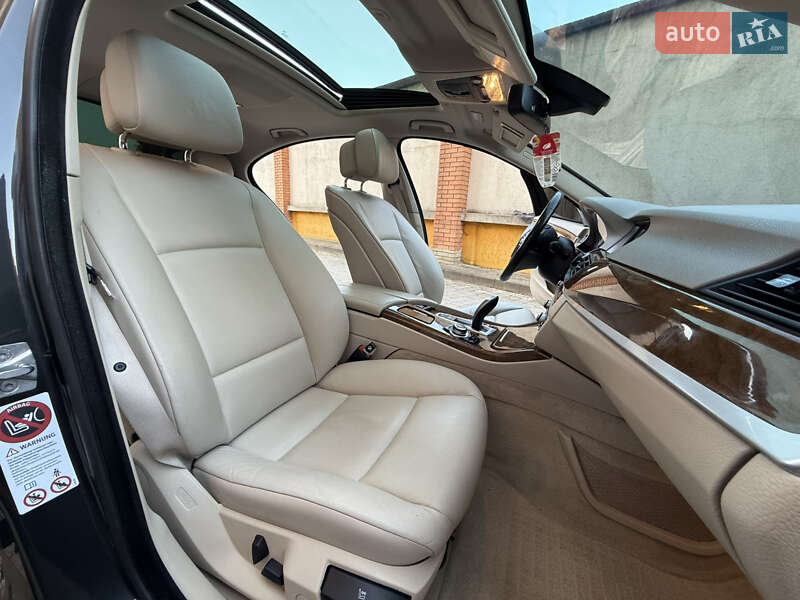 Седан BMW 5 Series 2011 в Коломые