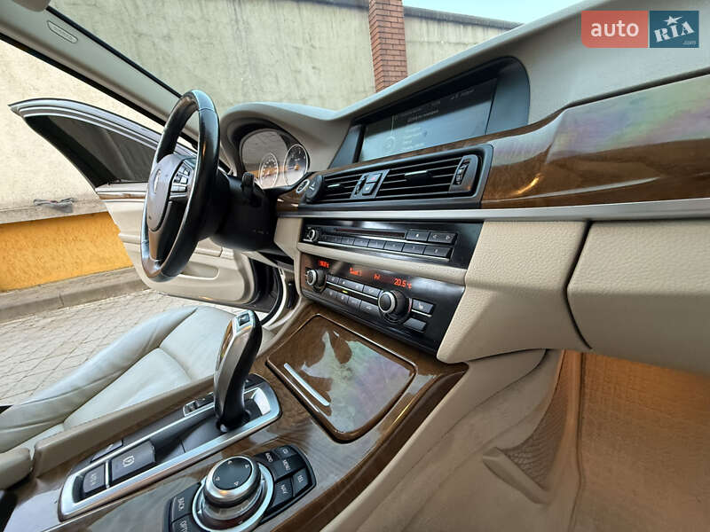 Седан BMW 5 Series 2011 в Коломые