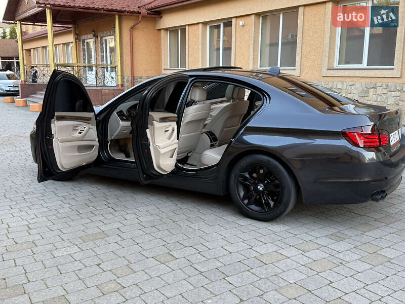 Седан BMW 5 Series 2011 в Коломые