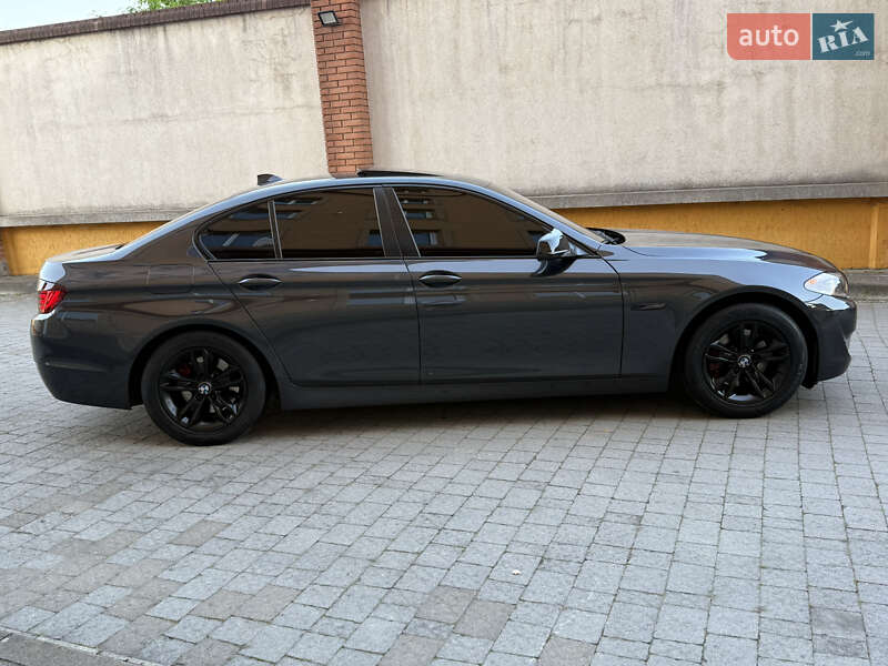 Седан BMW 5 Series 2011 в Коломые