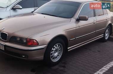 Седан BMW 5 Series 2000 в Черноморске