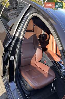 Седан BMW 5 Series 2012 в 