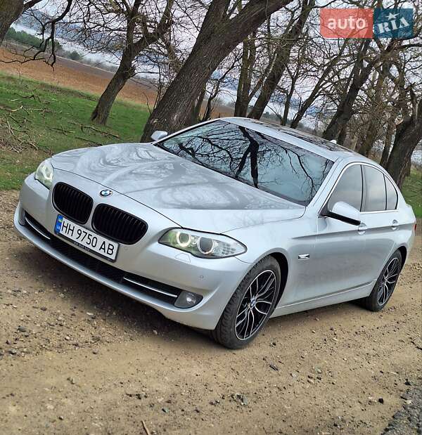 Седан BMW 5 Series 2011 в 