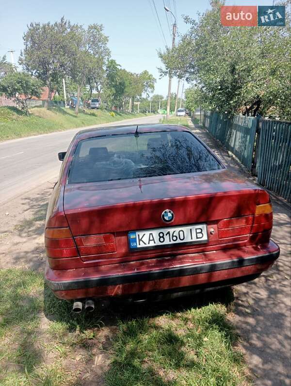 Седан BMW 5 Series 1990 в Шполе