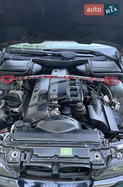Седан BMW 5 Series 2000 в 