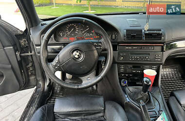 Седан BMW 5 Series 2000 в 